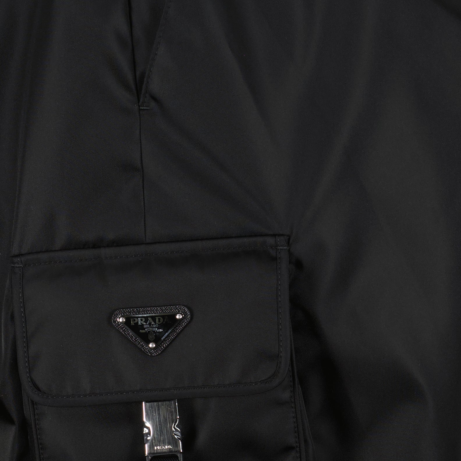 Prada Short cargo in Re-Nylon - image 5