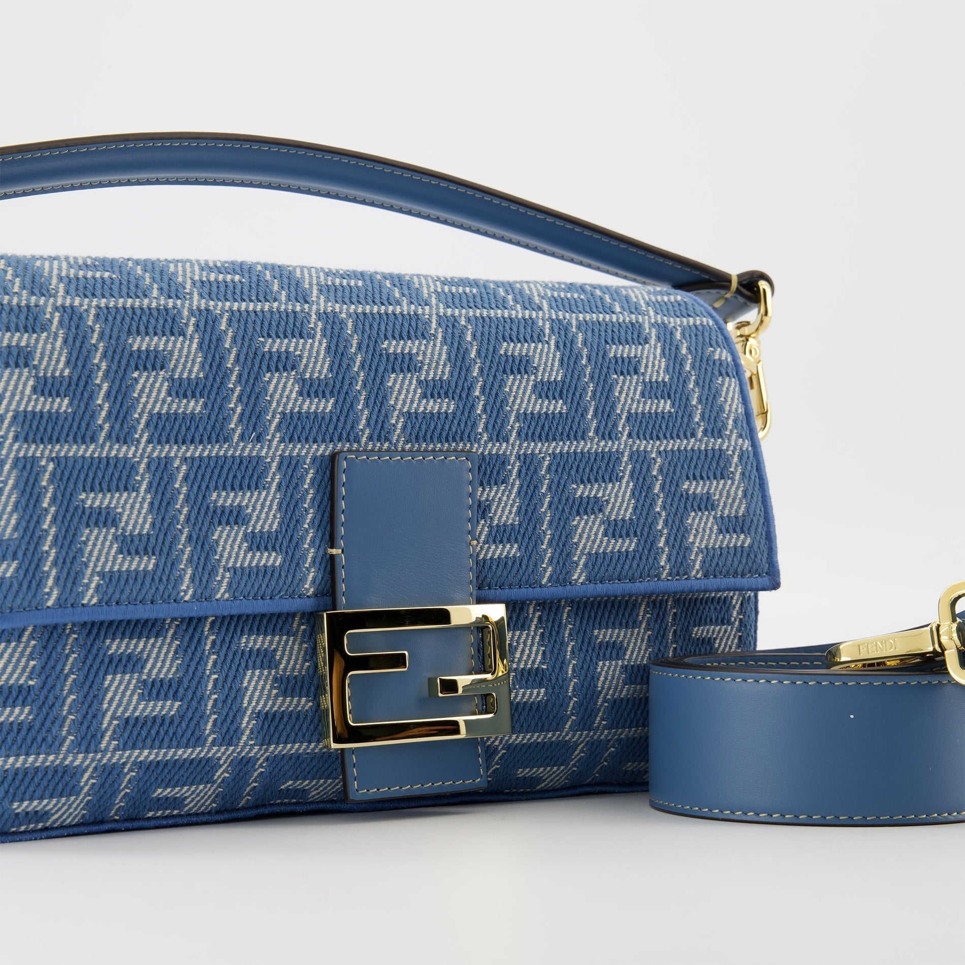 Fendi Baguette Shoulder Bag – Blue Jacquard - image 3