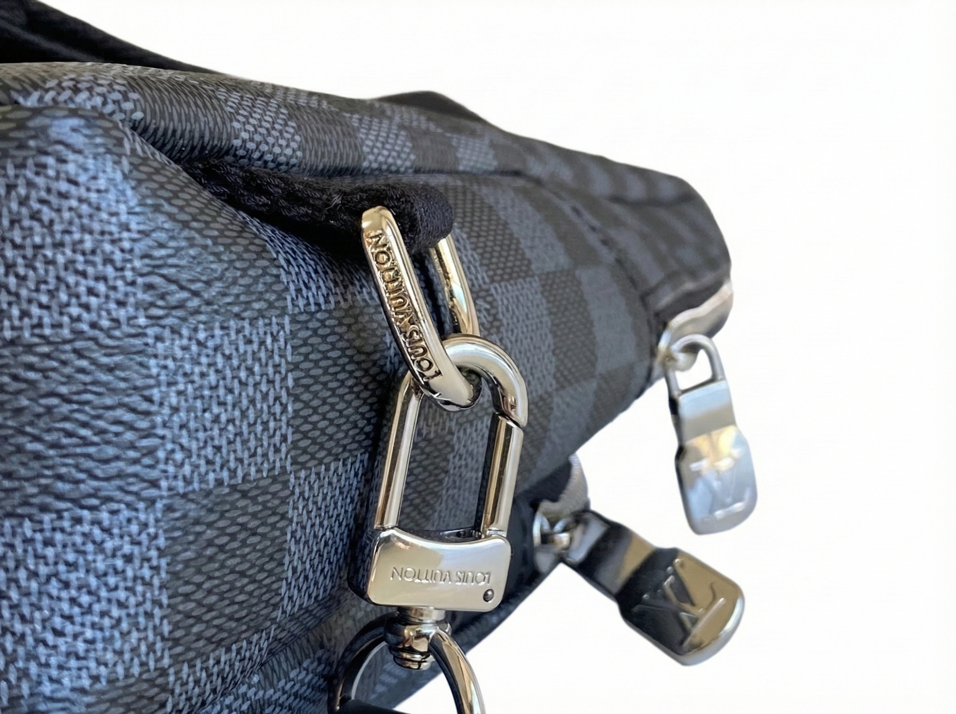 Louis Vuitton Damier Graphite Avenue Sling Backpack - image 9