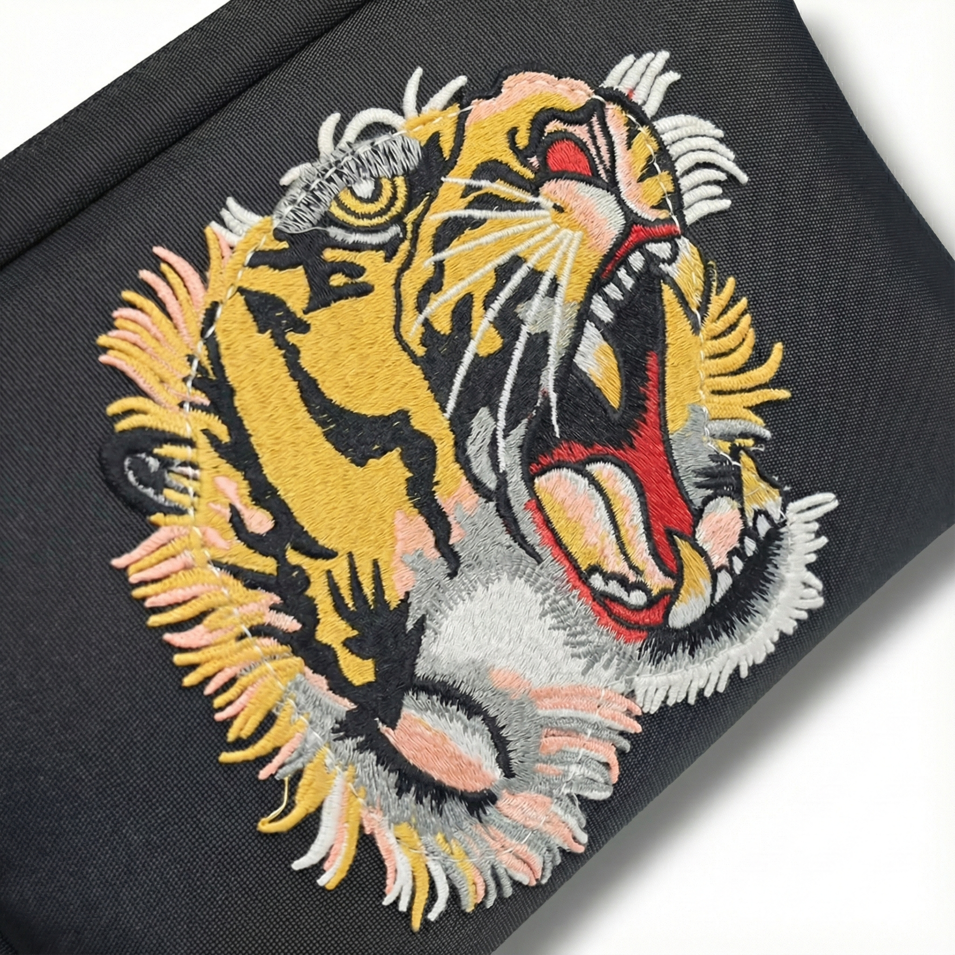 Gucci Tiger Embroidered Leather Crossbody Bag - image 6