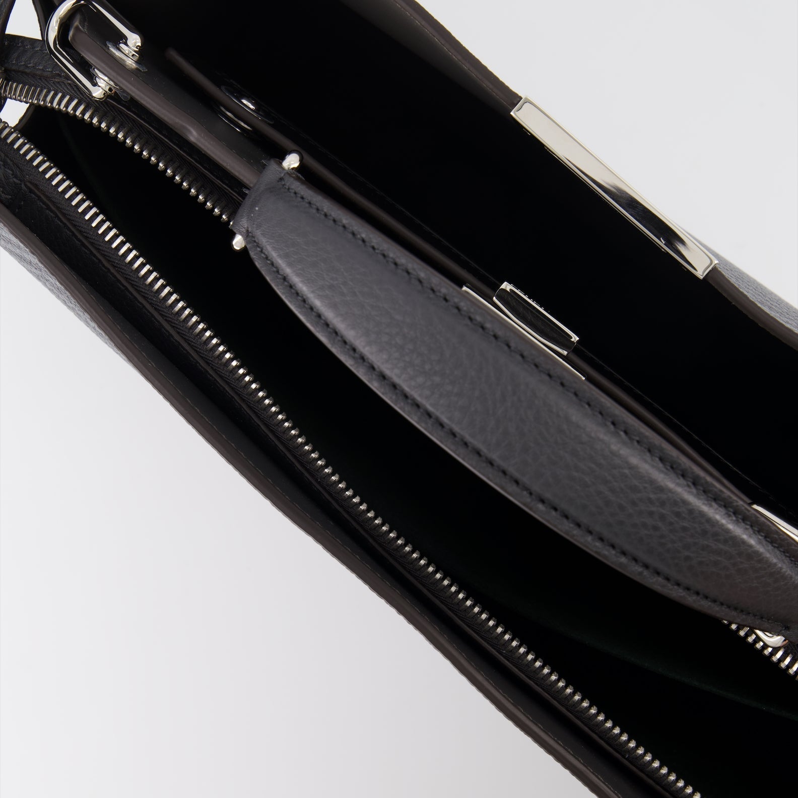 Fendi Peekaboo ISeeU Bag - image 4