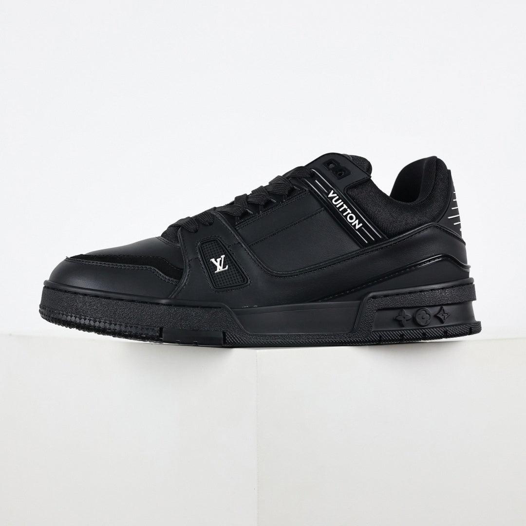 Louis Vuitton Trainer Sneaker in Black Leather - image 2