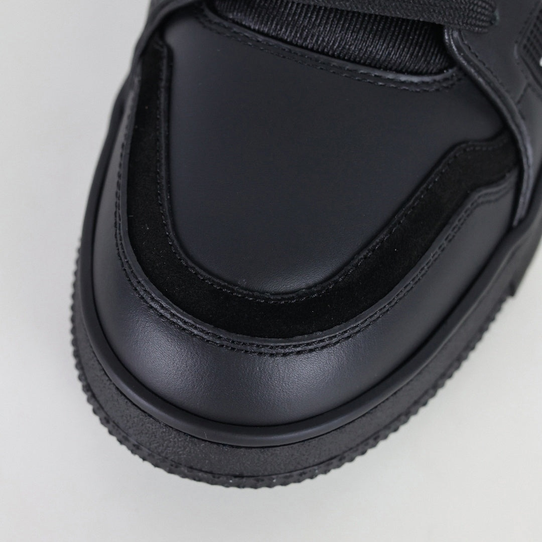 Louis Vuitton Trainer Sneaker in Black Leather - image 3