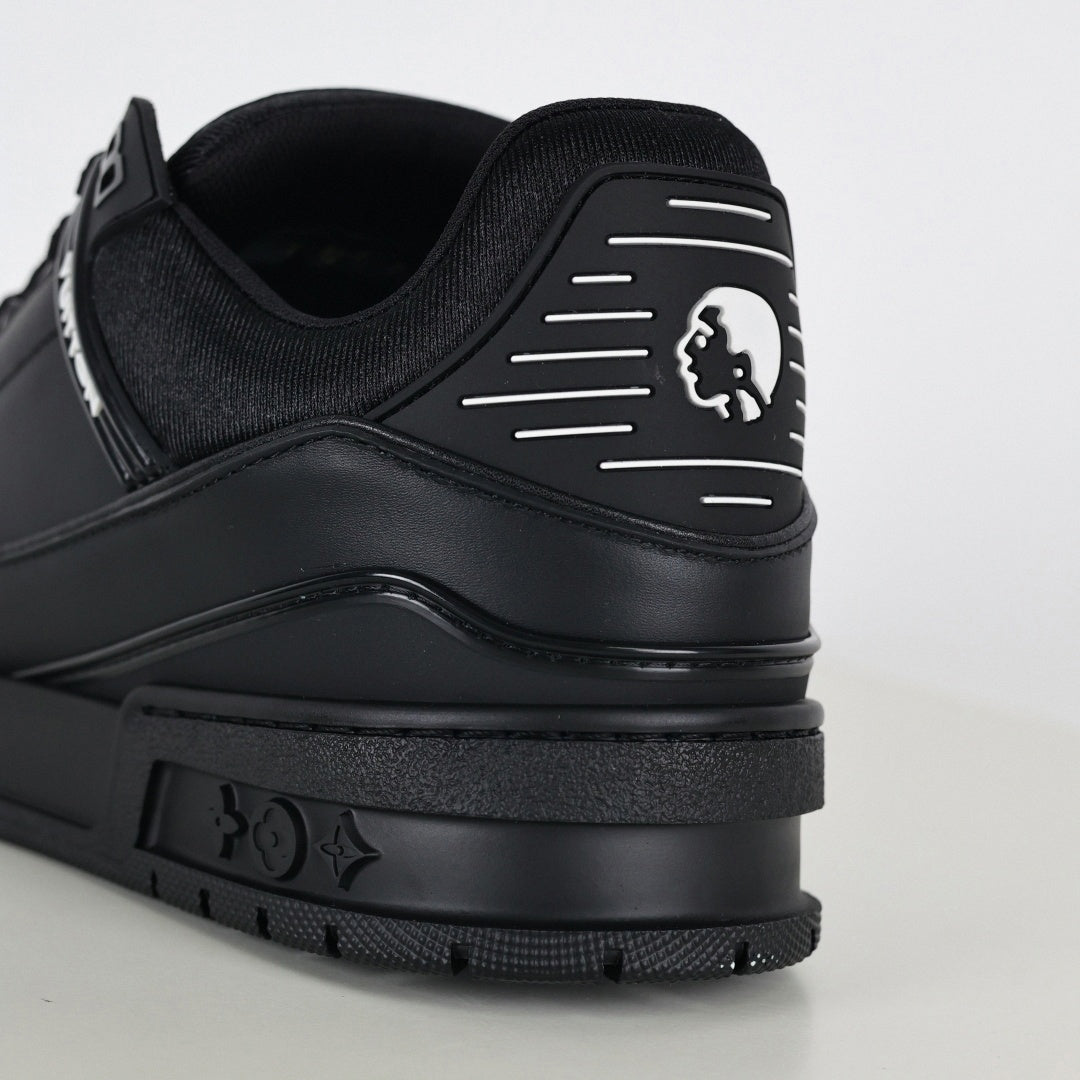 Louis Vuitton Trainer Sneaker in Black Leather - image 5