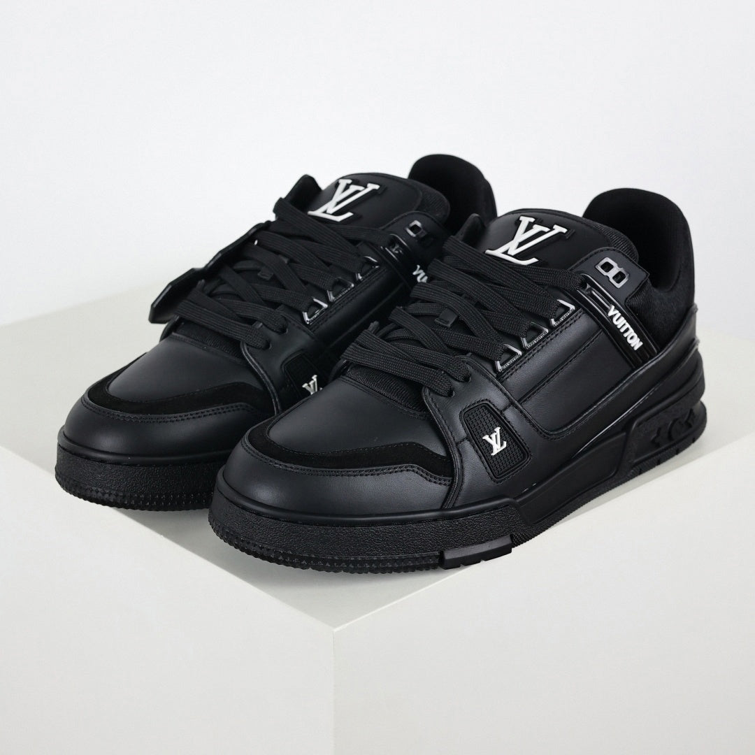 Louis Vuitton Trainer Sneaker in Black Leather - image 6