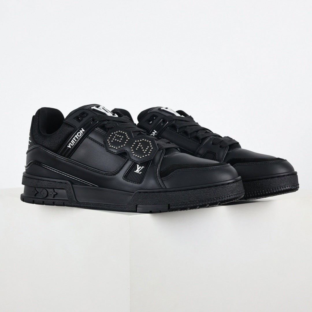 Louis Vuitton Trainer Sneaker in Black Leather - image 7