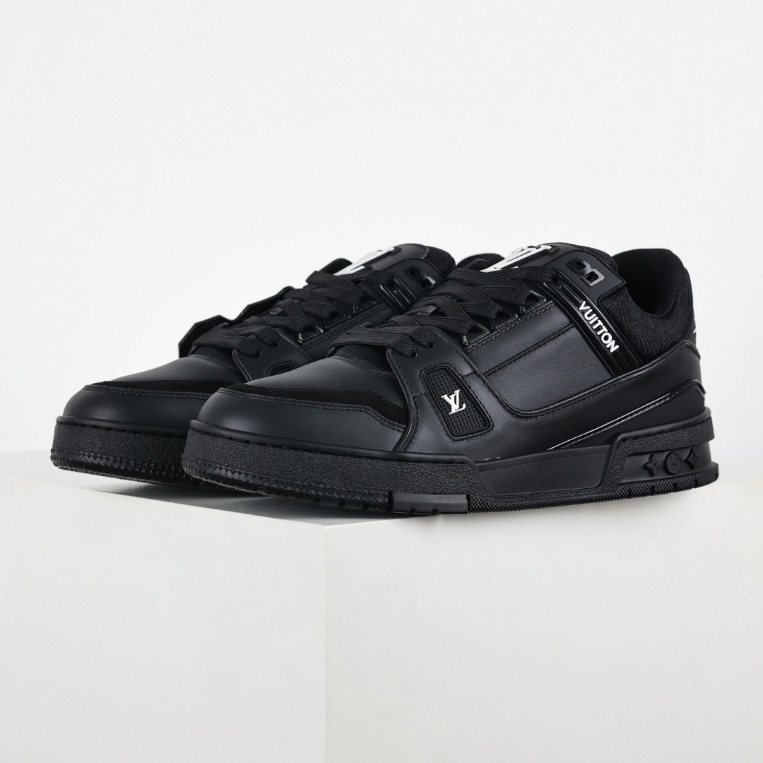 Louis Vuitton Trainer Sneaker in Black Leather - image 8