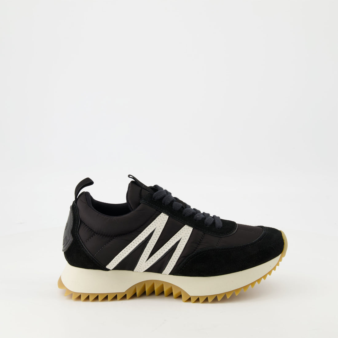 Low-Top Sneakers – Black & White