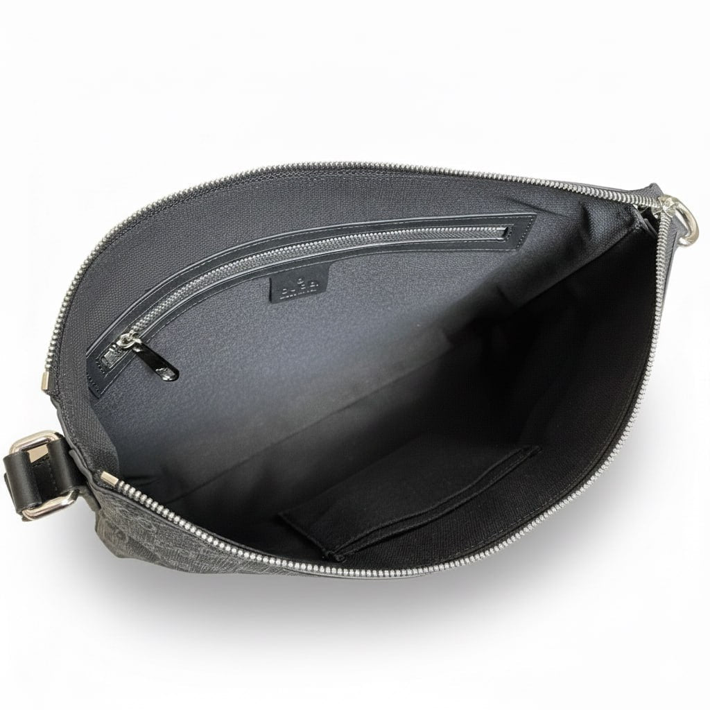 Gucci Canvas Zip Pouch Black - image 6
