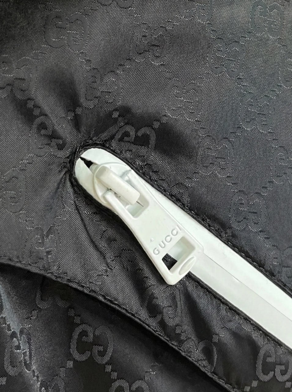 Gucci GG Jacquard Hooded Windbreaker Jacket with Contrast Zip – Black - image 6