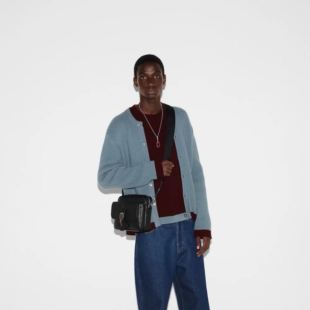 Gucci Web Detail Leather Crossbody Bag (Black) - image 6