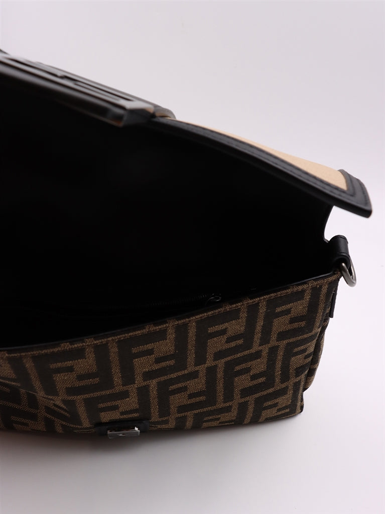 Fendi Baguette Bag - image 4